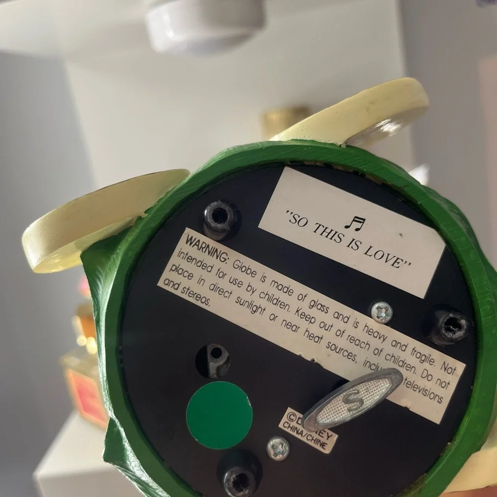 vintage disney cinderella snow globe - Picture 4 of 4